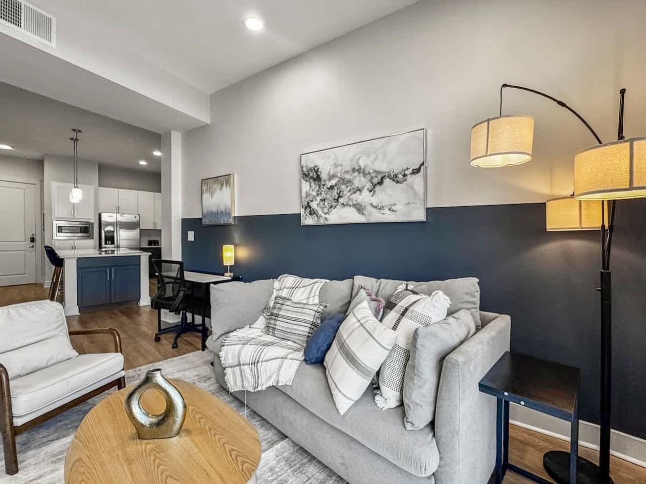 310 N Oakland Ave #1490051P - Photo 4 of 28