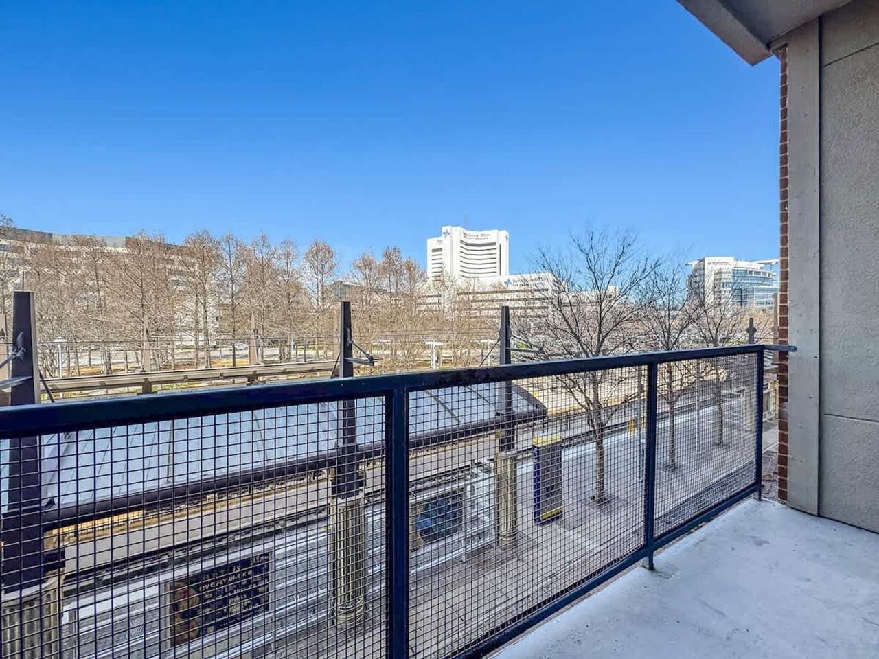 310 N Oakland Ave #1490051P - Photo 7 of 28