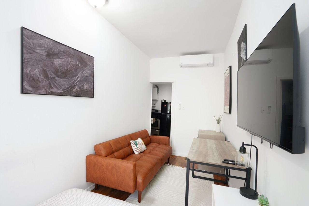 177A E 100th St #1473160P - Photo 3 of 16