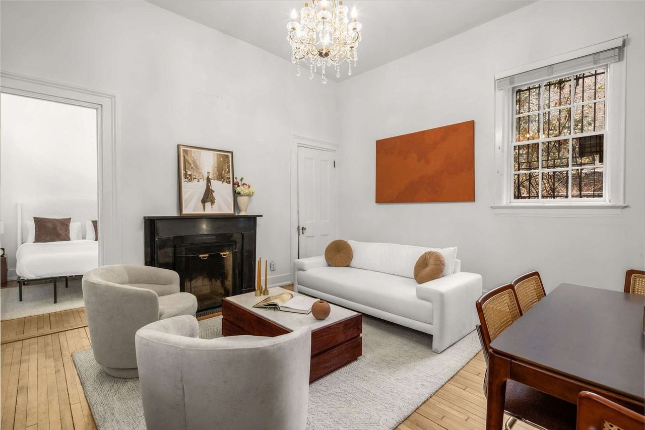 3 E 9th St #1473046P - Photo 4 of 16