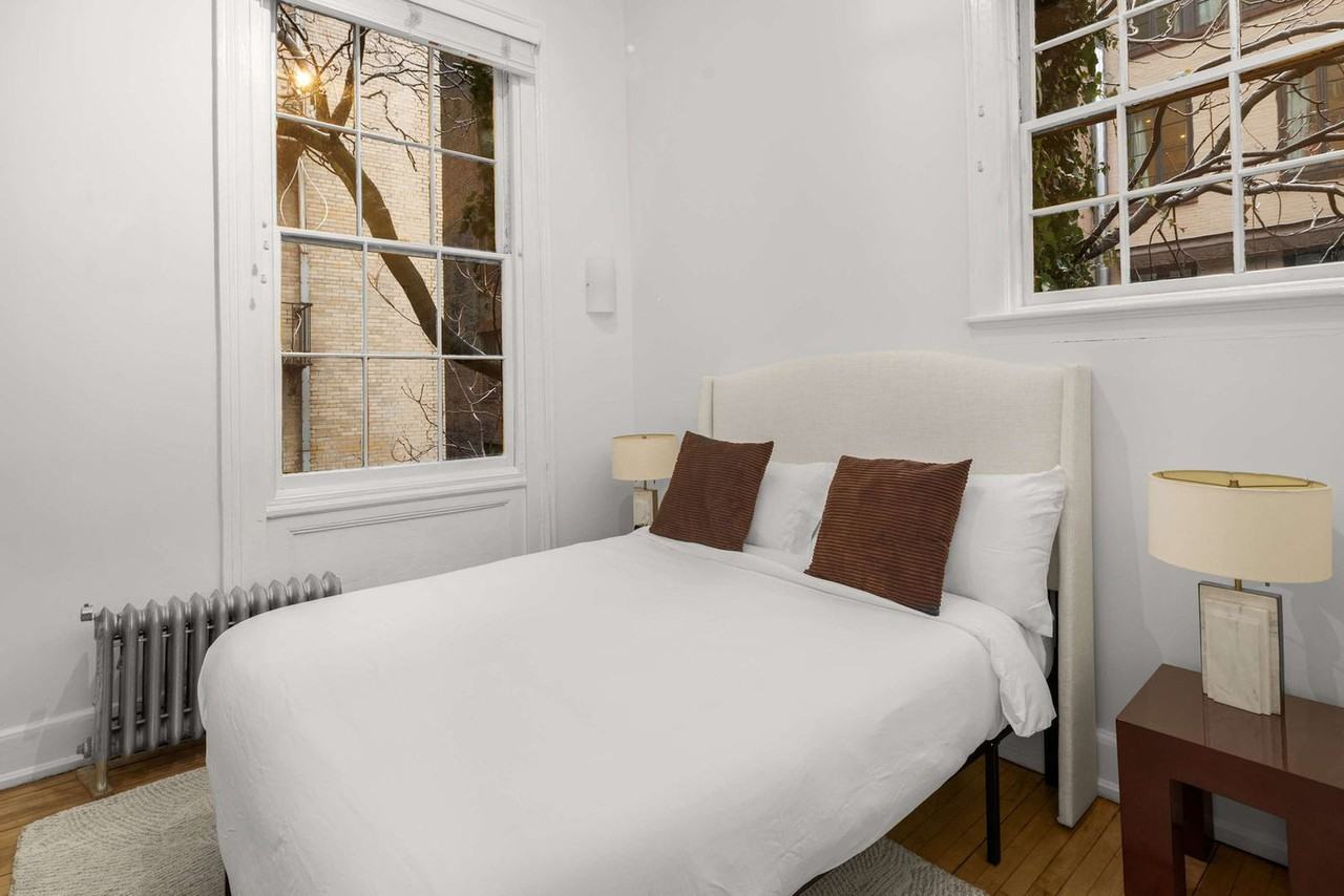 3 E 9th St #1473046P - Photo 7 of 16