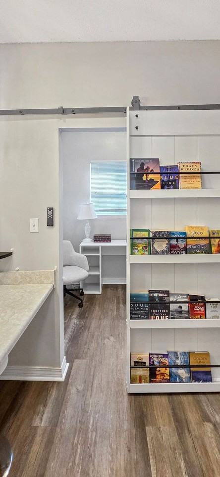 1805 Irish Hill Dr #1490298P - Photo 6 of 34