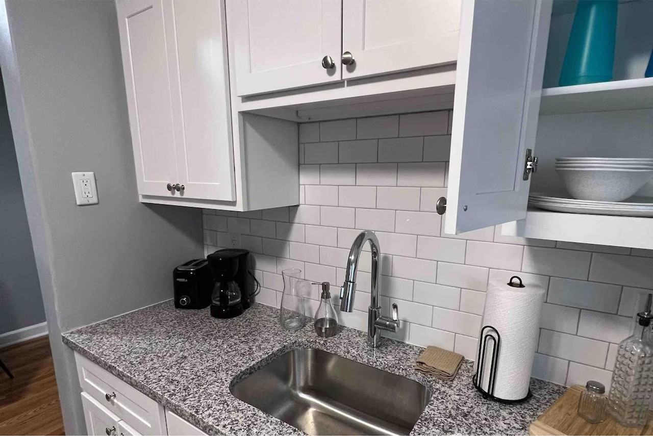 7047 Hampton Ave #1490319P - Photo 4 of 12