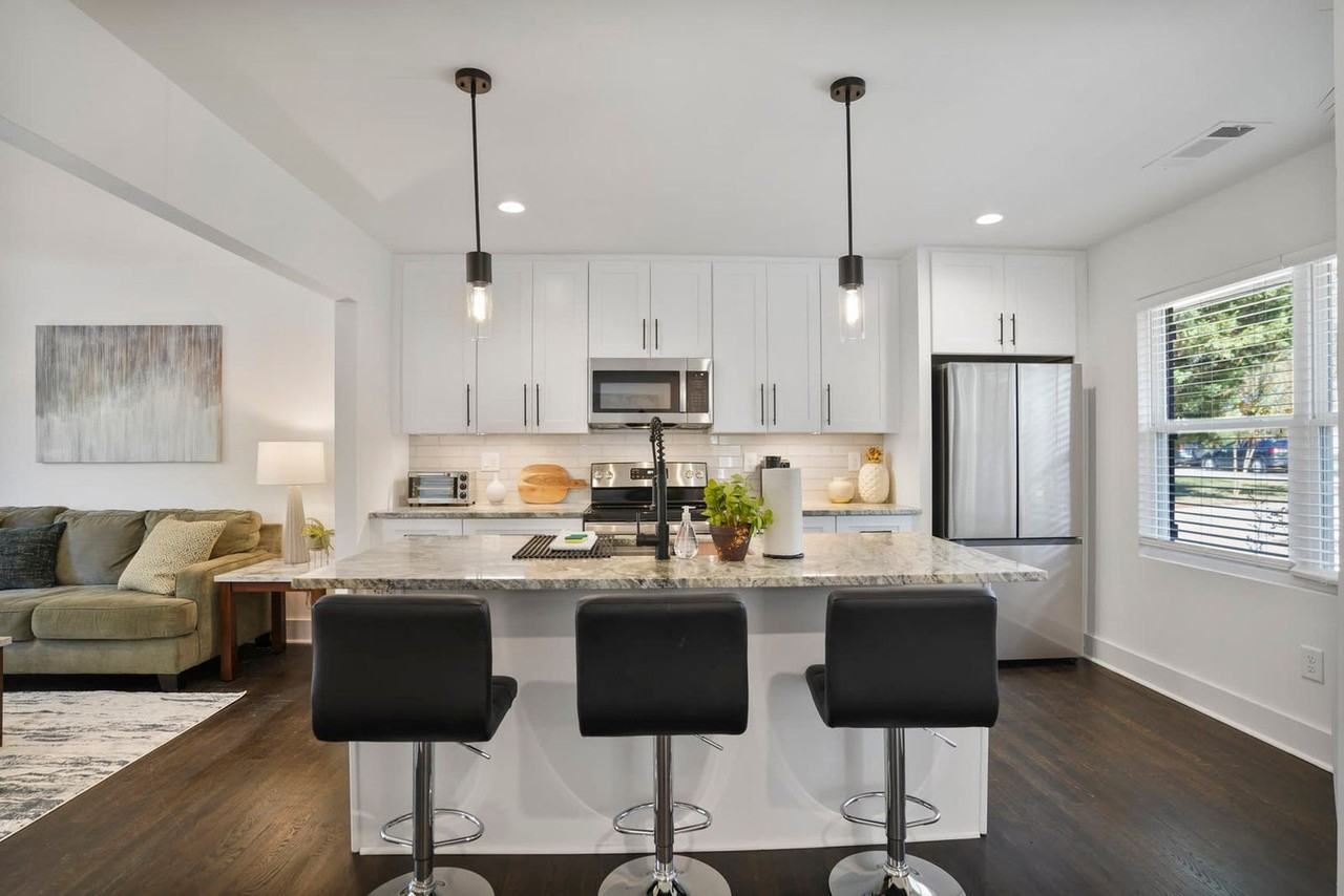 975 Shadowridge Drive Southeast - Photo 6 of 26