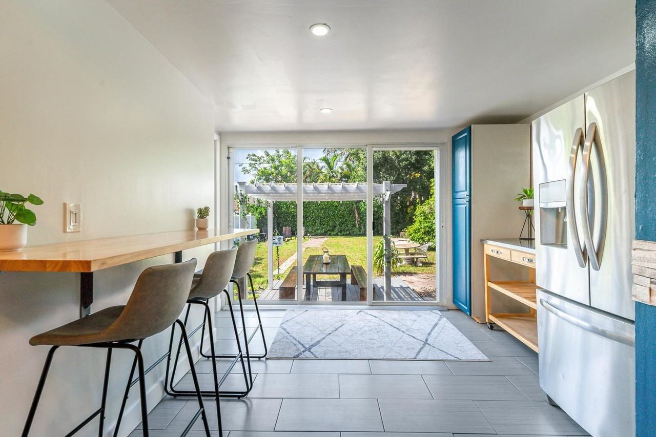 1315 Sw 30th St #1475656P - Photo 4 of 31