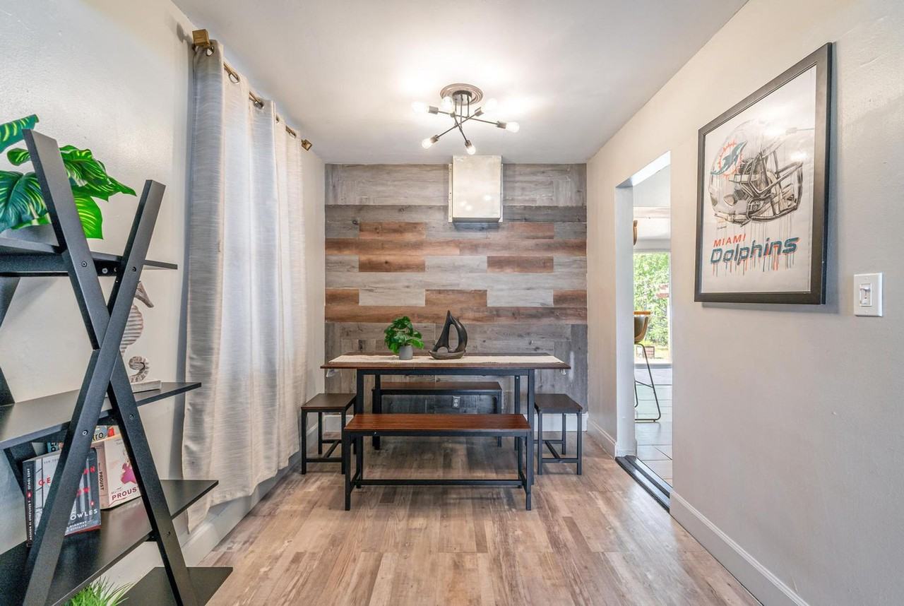 1315 Sw 30th St #1475656P - Photo 5 of 31