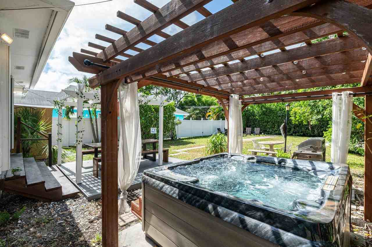 1315 Sw 30th St #1475656P - Photo 7 of 31