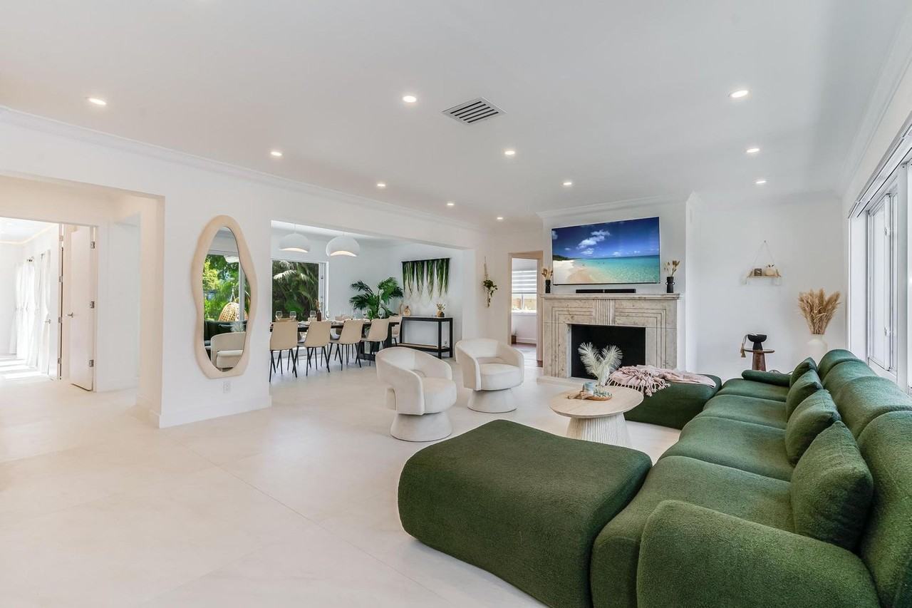 616 Ne 16th Ter #1475652P - Photo 2 of 50