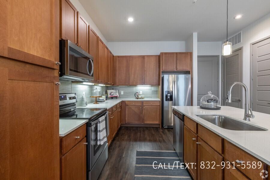 2297 Austin St #711C