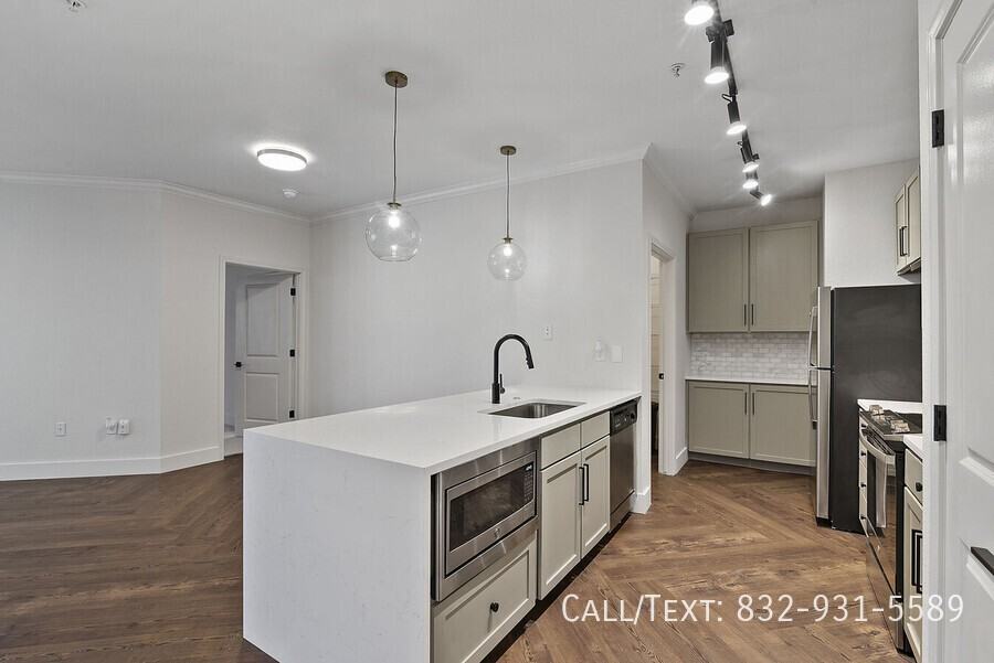 Gillette St #SS2 - Photo 2 of 14