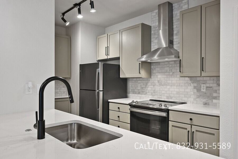 Gillette St #SS2 - Photo 5 of 14