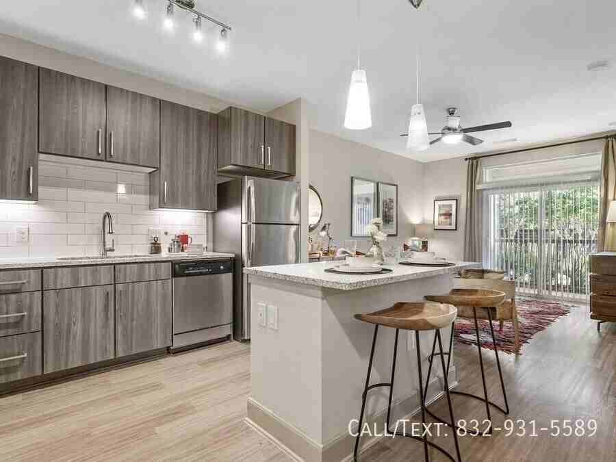 9943 Pearland Pkwy #ADBC - Photo 2 of 11