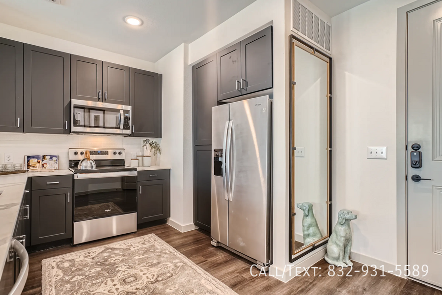 3499 Clinton Dr - Photo 3 of 10