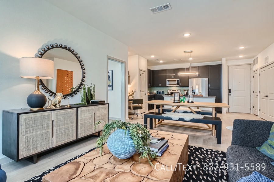 3499 Clinton Dr - Photo 4 of 10