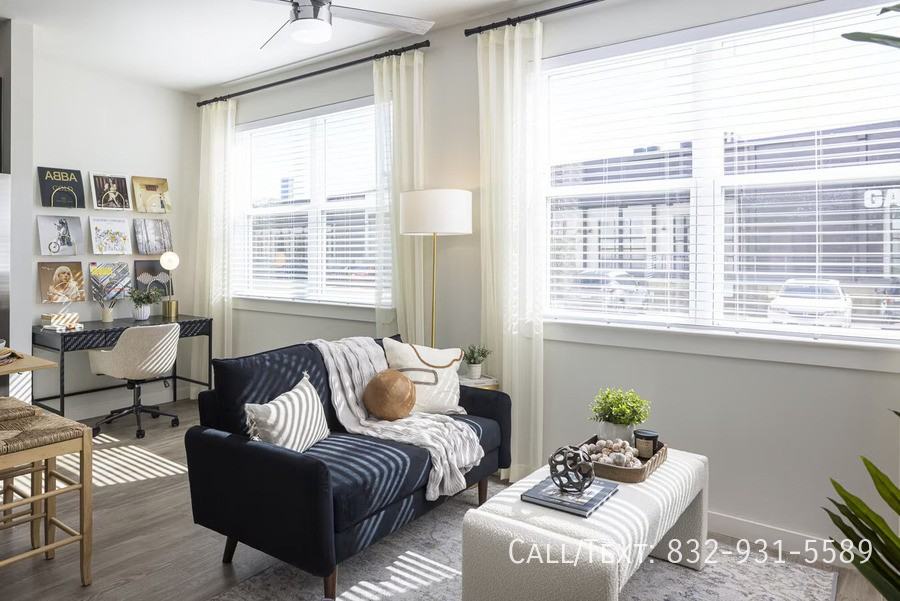 1079 Studemont St #BSO - Photo 3 of 9