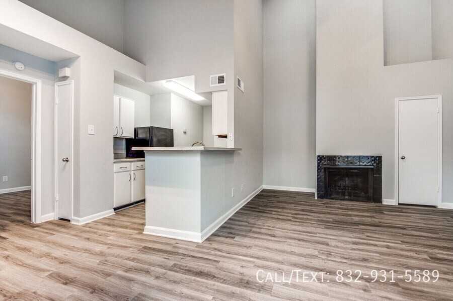 Bermuda Dunes Dr #CSGN - Photo 4 of 16