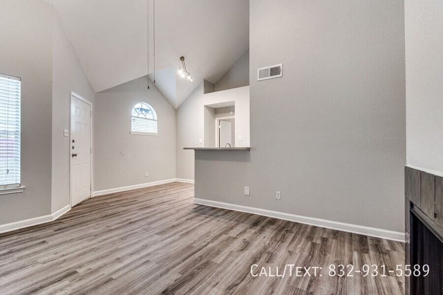 Bermuda Dunes Dr #CSGN - Photo 5 of 16