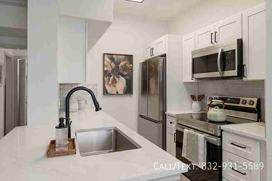 1599 Waugh Dr #CLRO - Photo 2 of 15