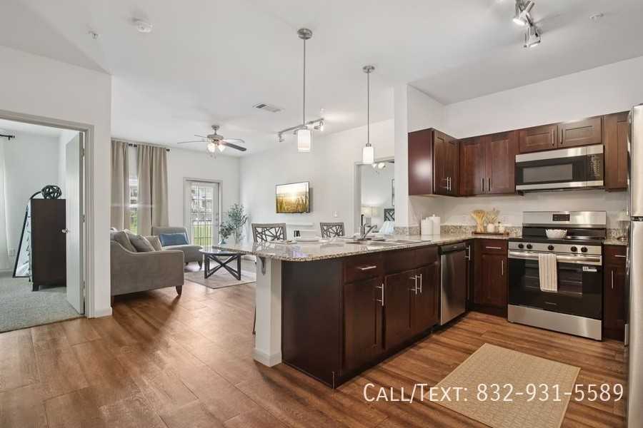 4348 E Sam Houston Pkwy S #CNG - Photo 4 of 18