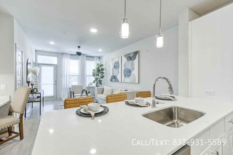 268 W Crosstimbers St #DAS - Photo 3 of 14