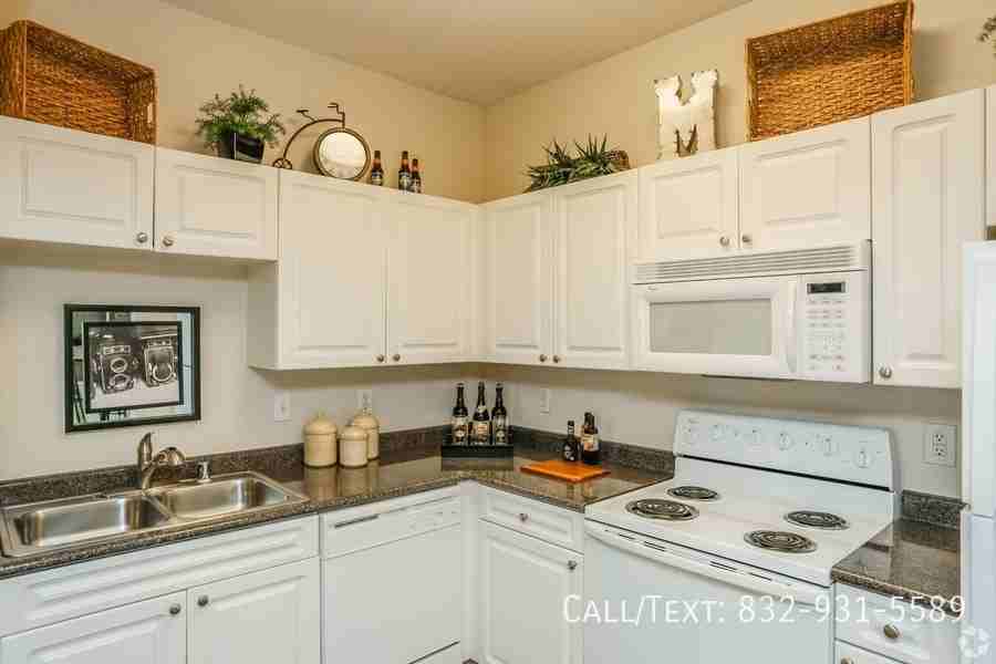 999 White St #EAMH - Photo 2 of 15