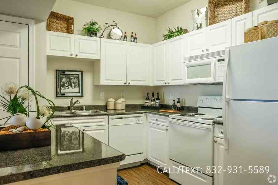 999 White St #EAMH - Photo 4 of 15