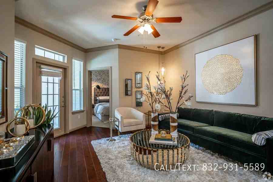 1299 Colquitt St #FMD - Photo 5 of 13