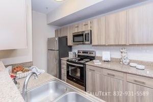 featured image of 1001 Graham Dr #FOT