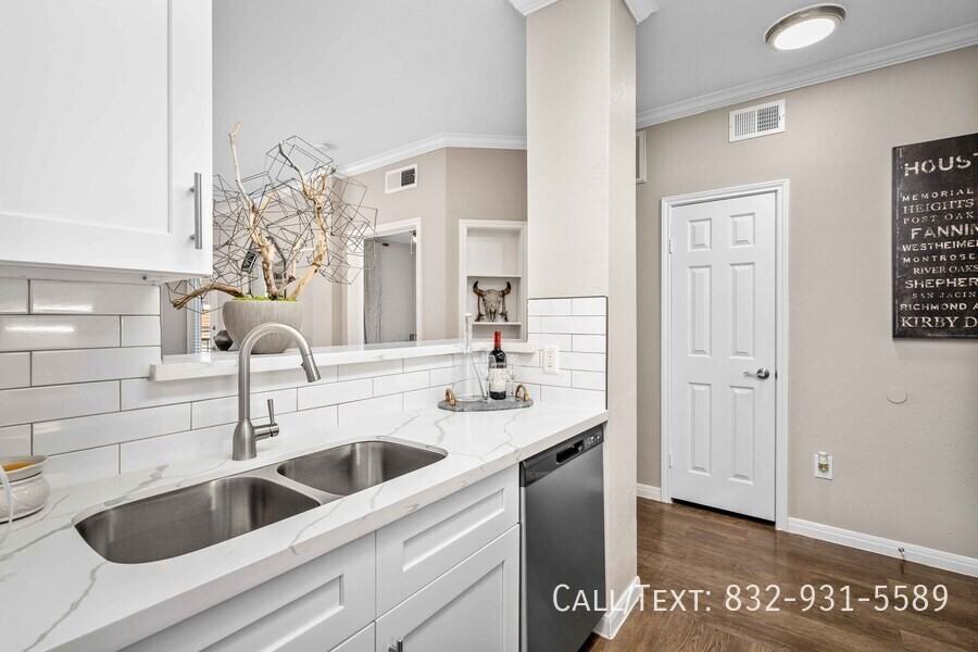 2687 Yorktown St #GMU - Photo 2 of 12