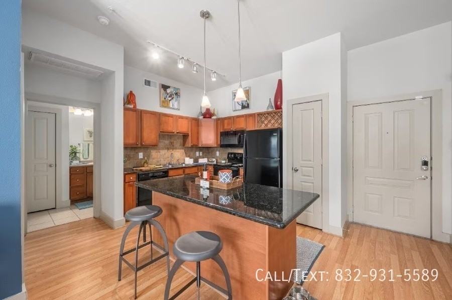 5298 Hidalgo St #GPC - Photo 3 of 16