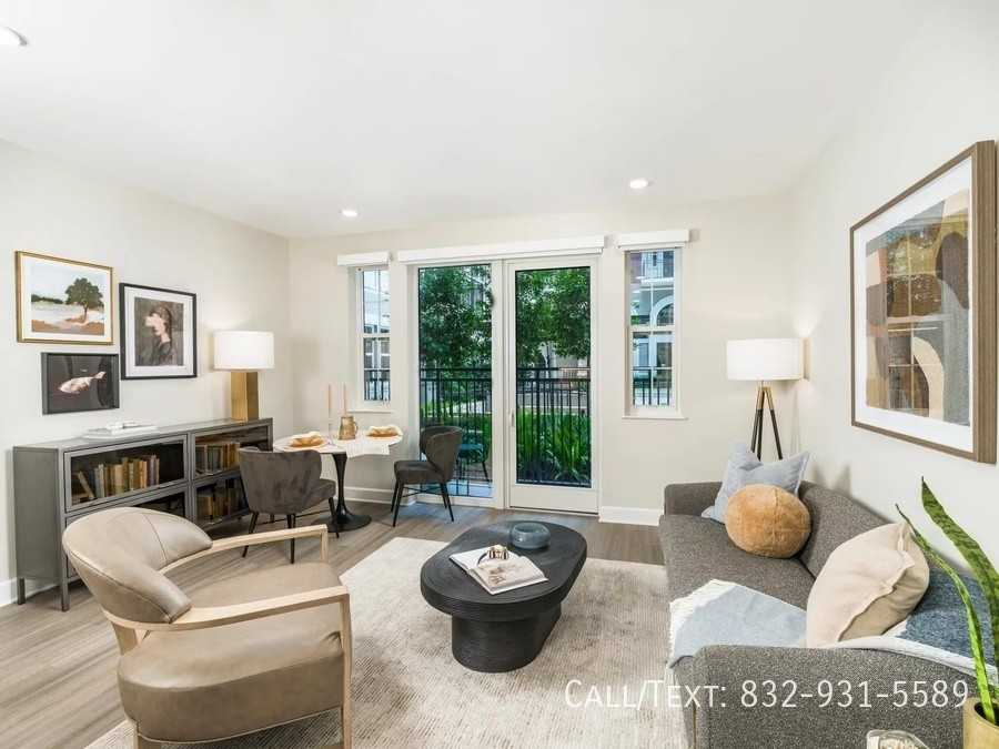 Rochow St #MAWH - Photo 3 of 11