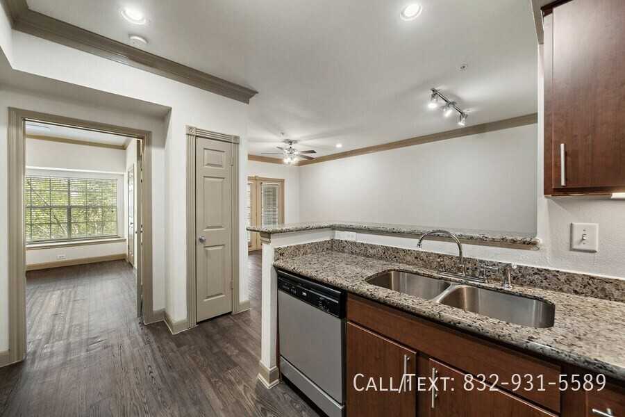 8882 Westheimer Rd - Photo 4 of 13