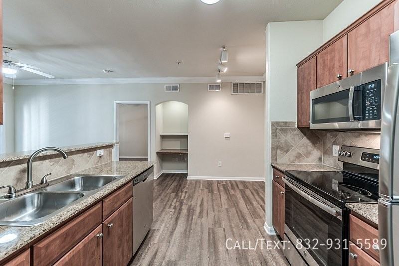 Dulles Ave - Photo 2 of 10