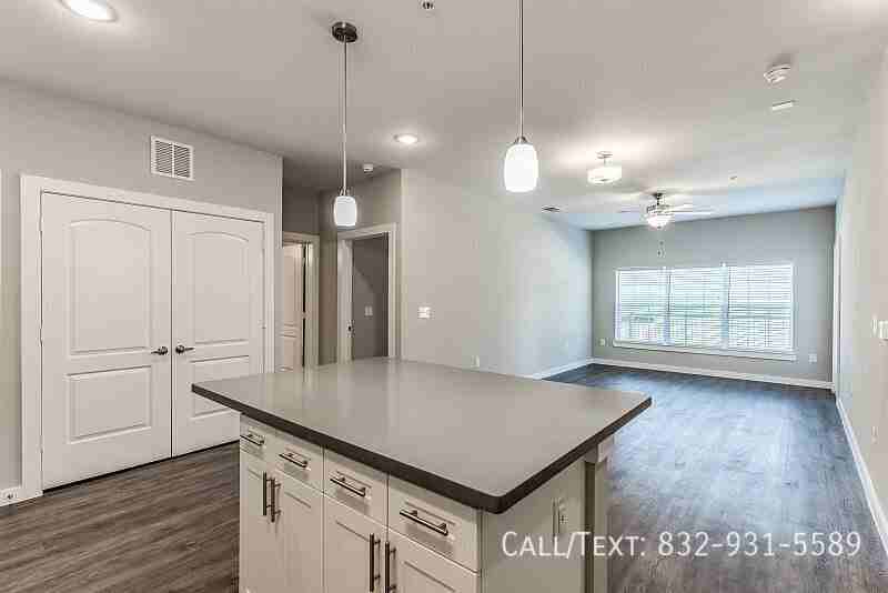 Dulles Ave - Photo 4 of 13