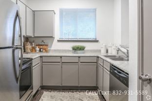 8401 Almeda Rd - Photo 1 of 1