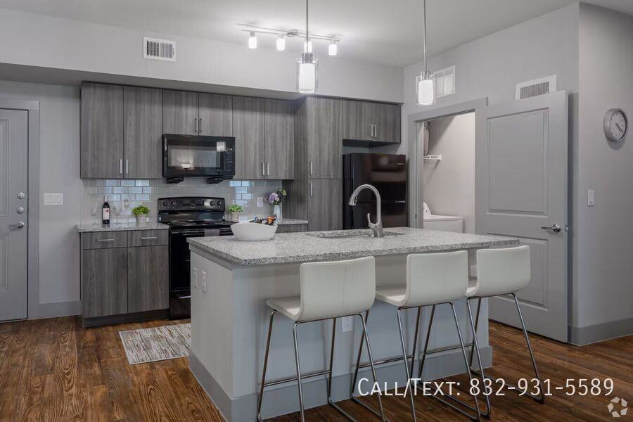 5610 S Shaver St #BRDW2