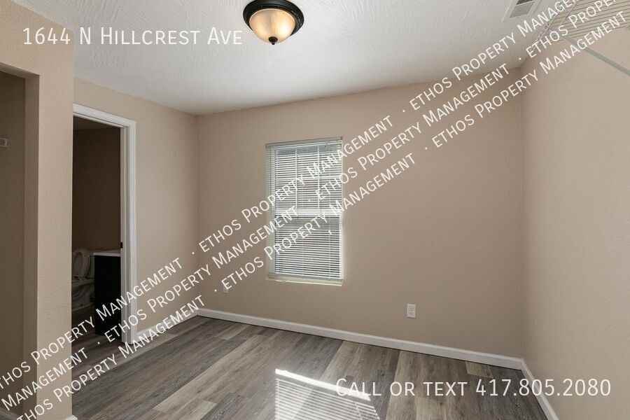 1644 N Hillcrest Ave - Photo 7 of 12