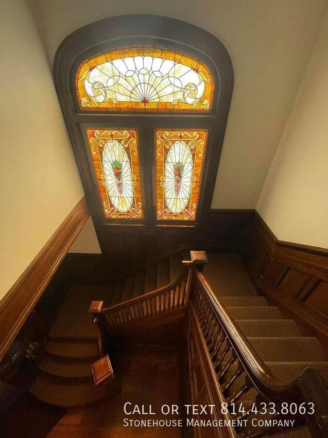 440 W 10th St #7 - Photo 2 of 8