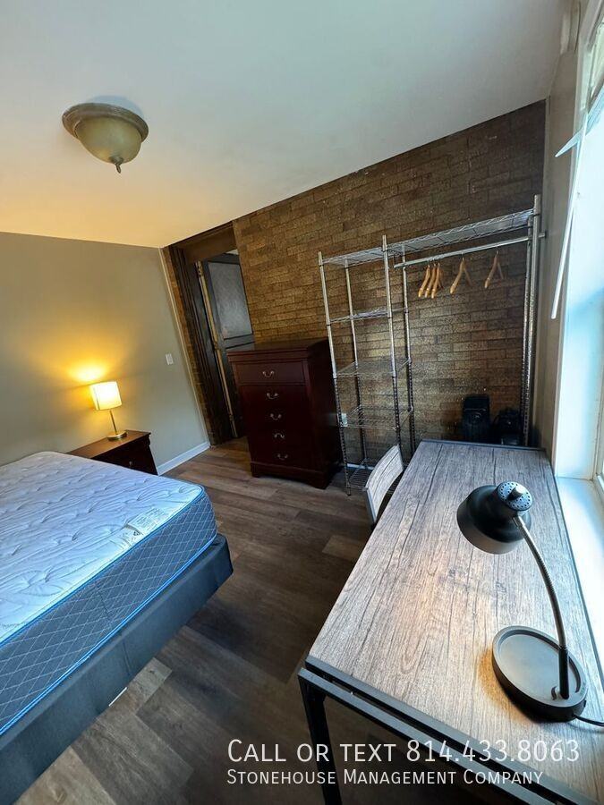 440 W 10th St #7 - Photo 6 of 8