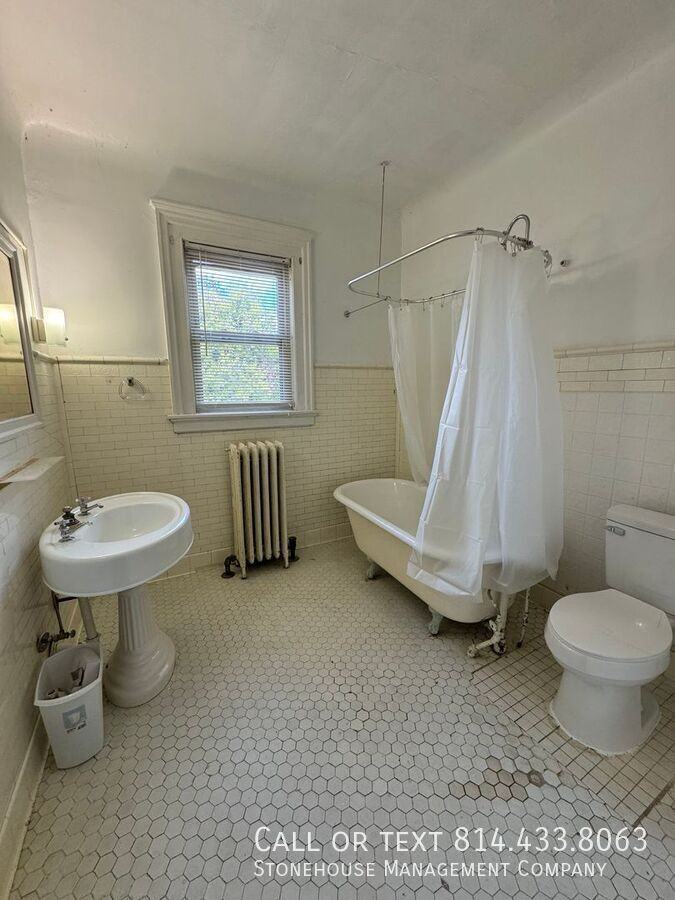 440 W 10th St #7 - Photo 7 of 8