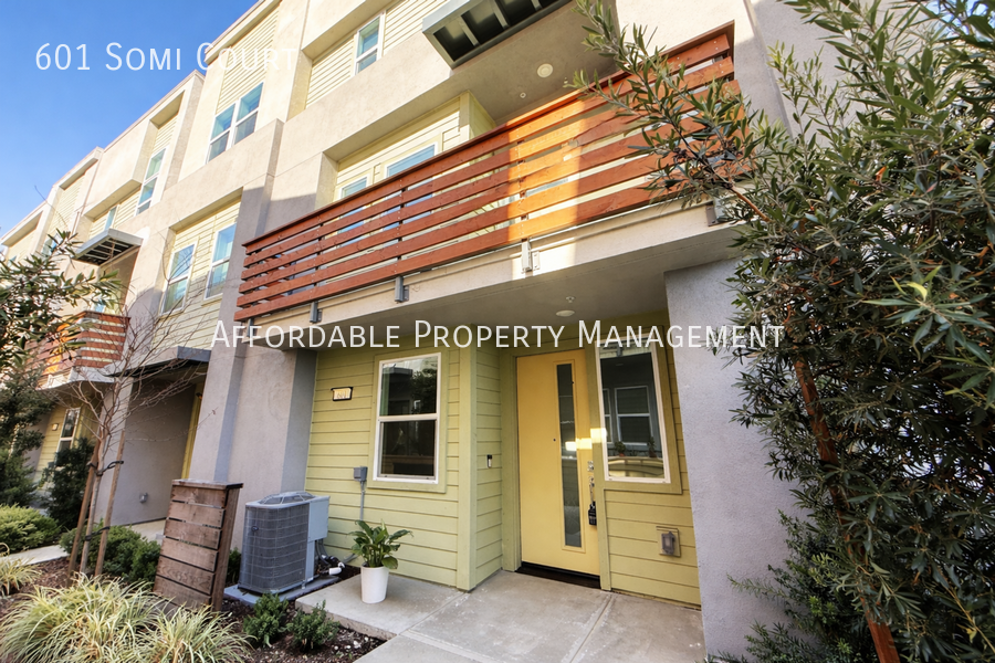 601 Somi Ct