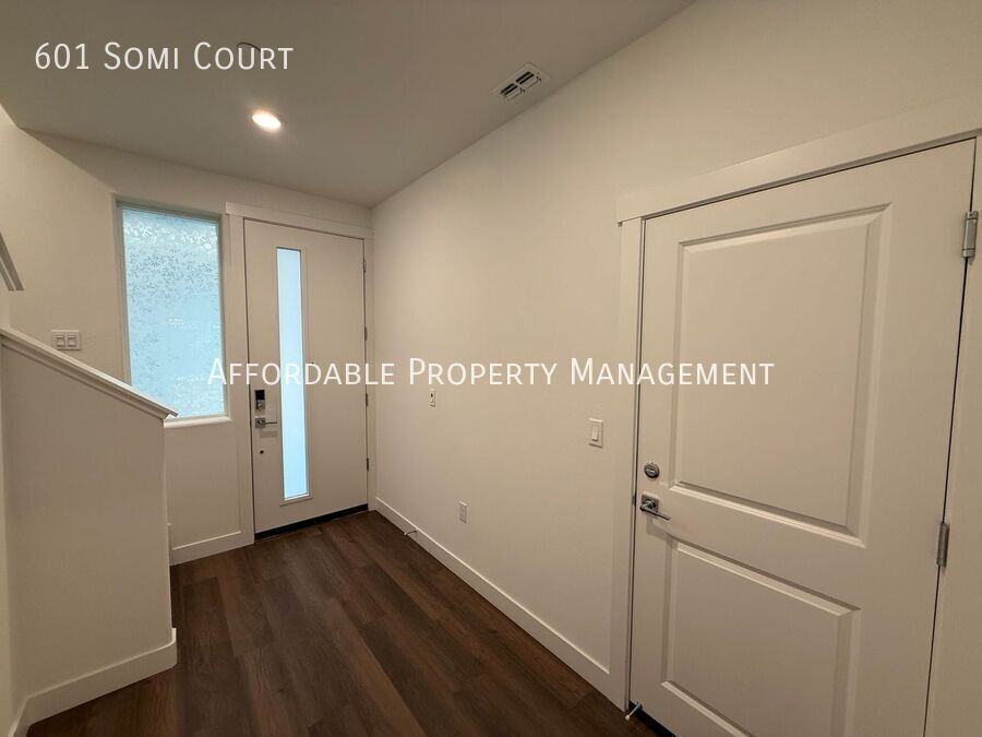 601 Somi Ct - Photo 2 of 24