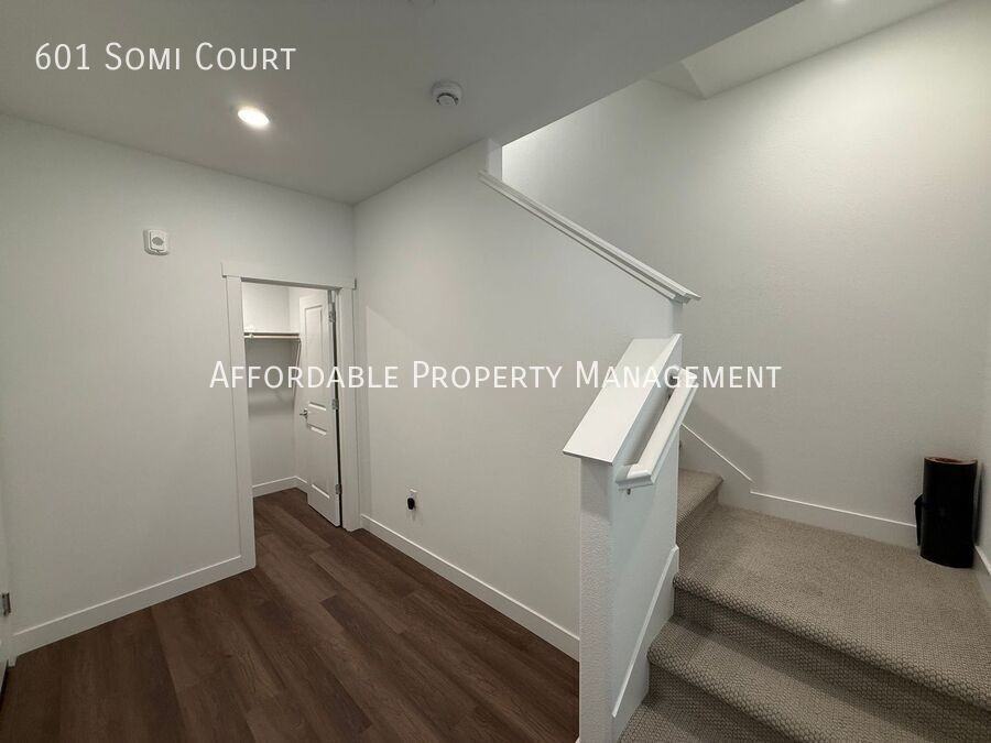 601 Somi Ct - Photo 3 of 24