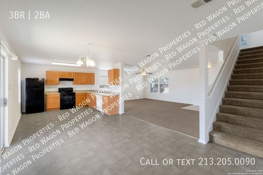 9423 Maraval Crk - Photo 7 of 19