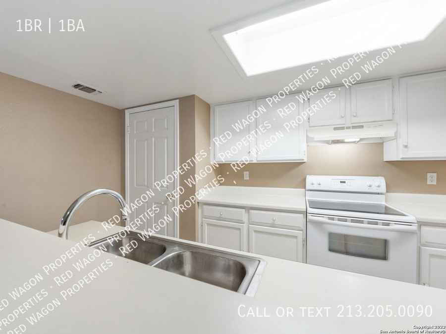 11610 Vance Jackson Road413 - Photo 7 of 16