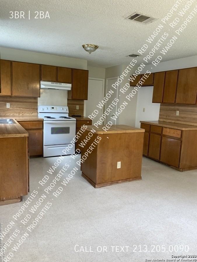 7259 Flaming Forest St - Photo 3 of 12