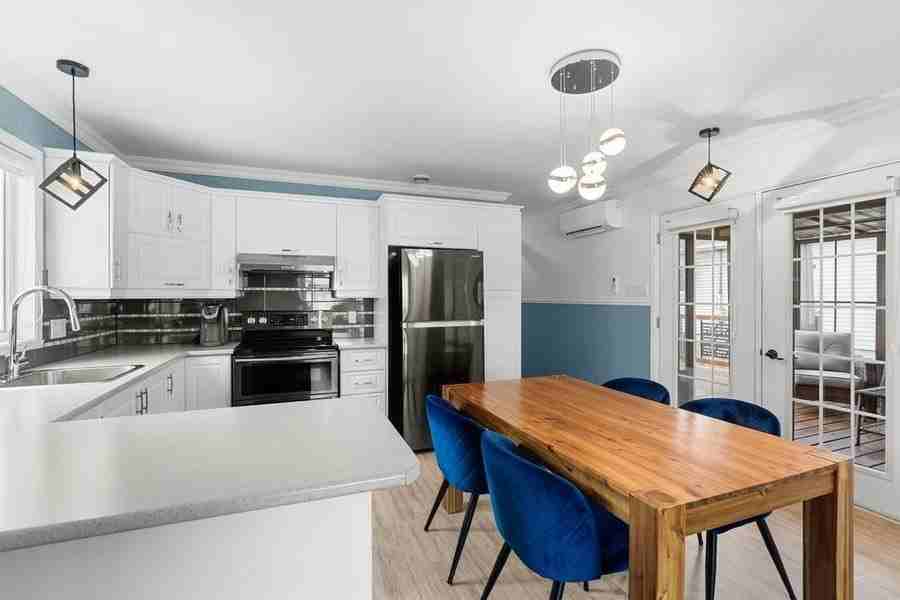 2611 Eisenhauer Rd - Photo 2 of 3