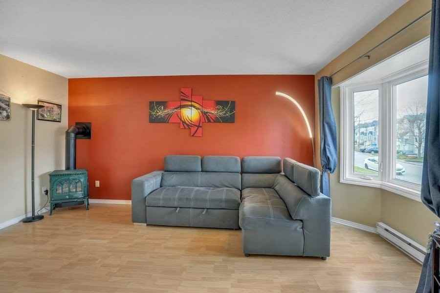 8030 Broadway - Photo 2 of 4