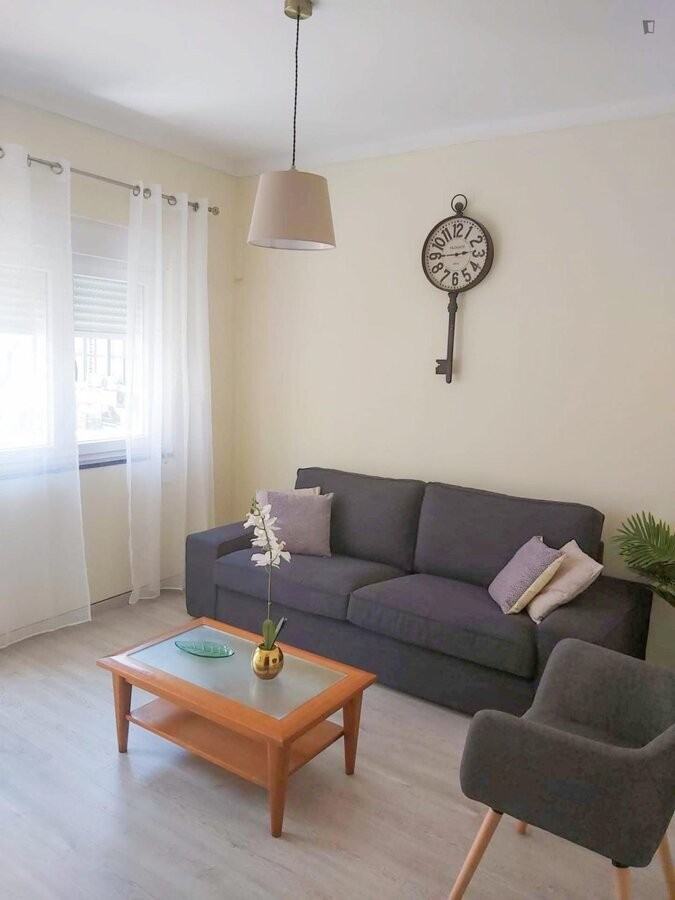 1540 Edgefield Dr - Photo 4 of 8