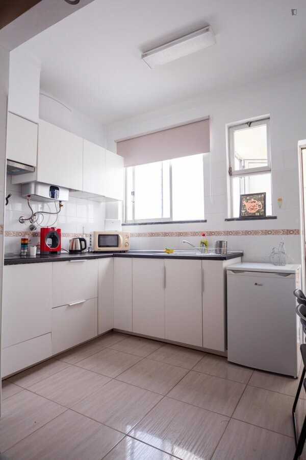 1540 Edgefield Dr - Photo 5 of 8